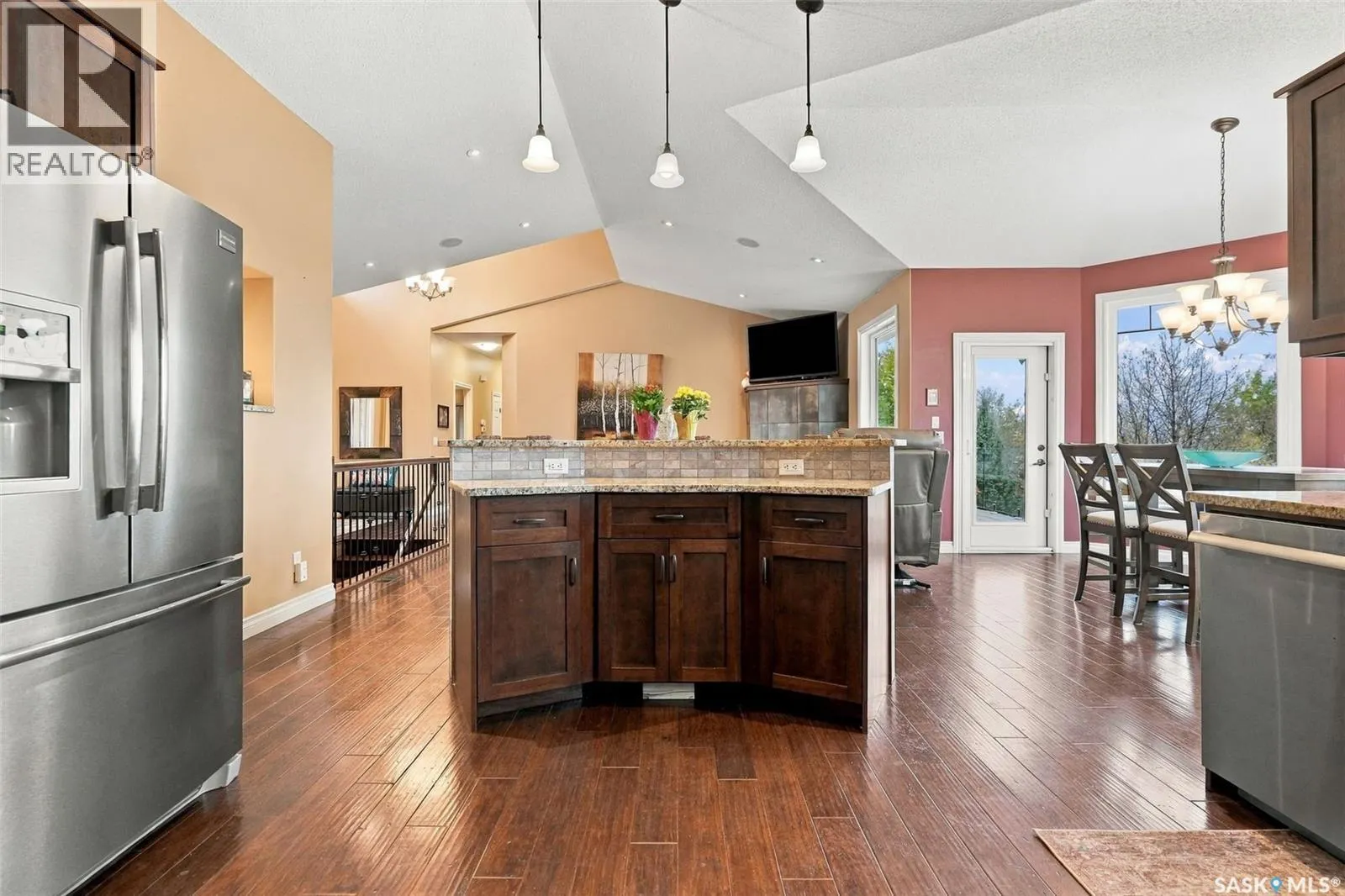 212 EDGEWOOD DRIVE