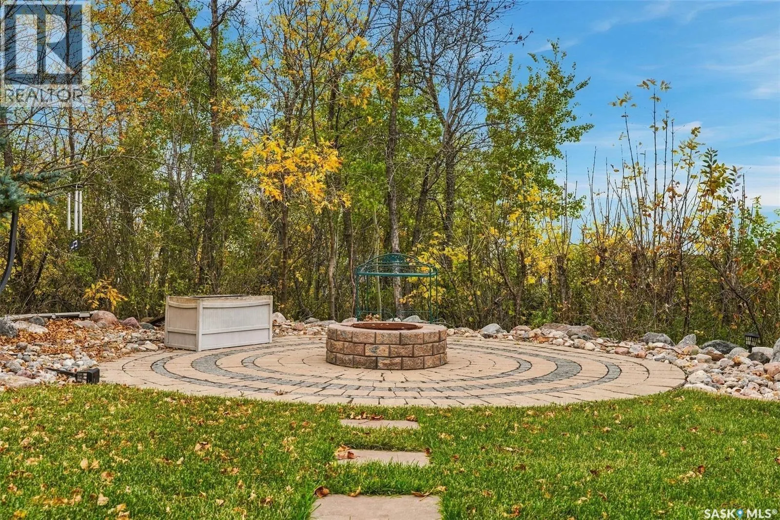 212 EDGEWOOD DRIVE