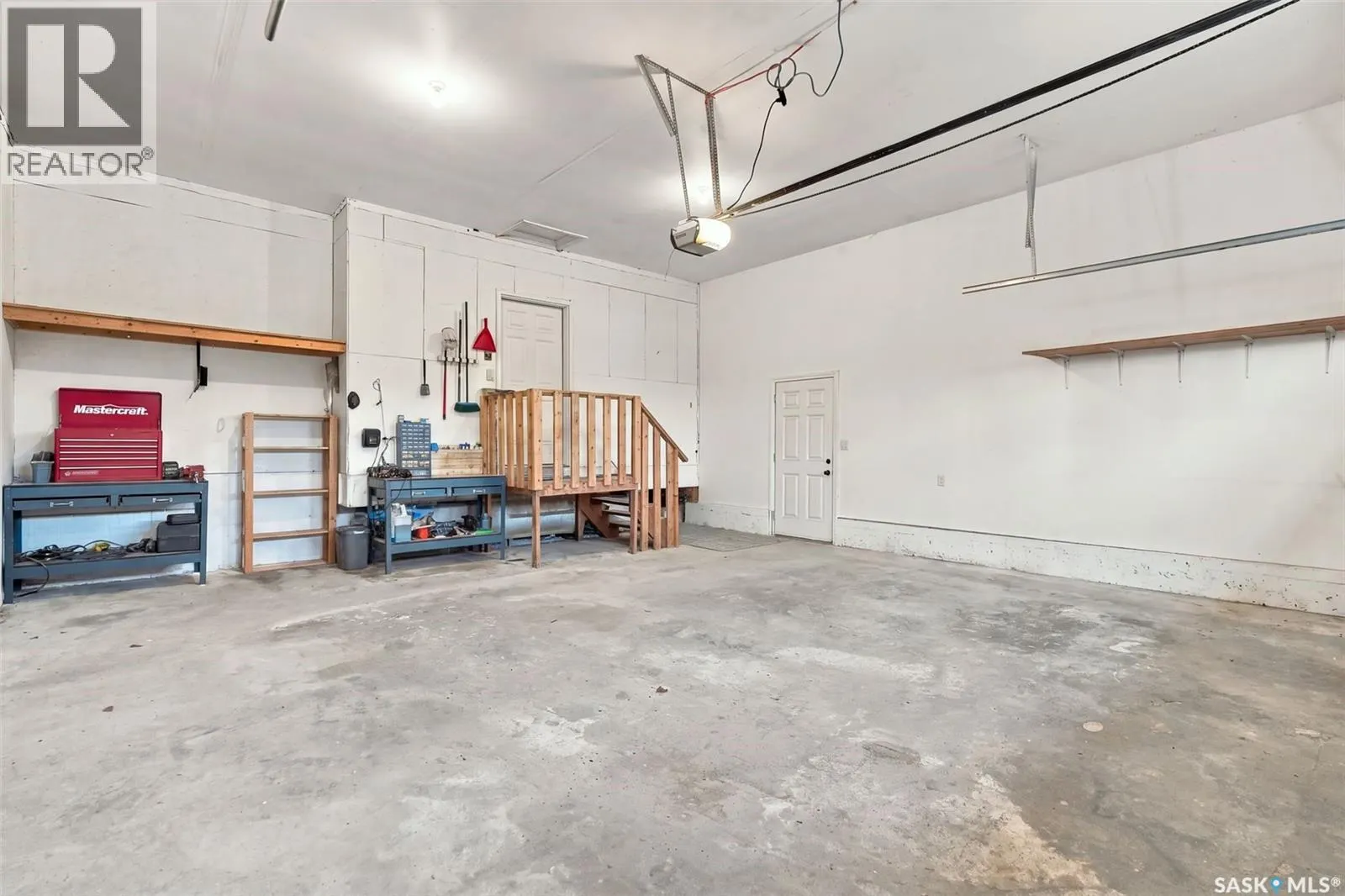 212 EDGEWOOD DRIVE