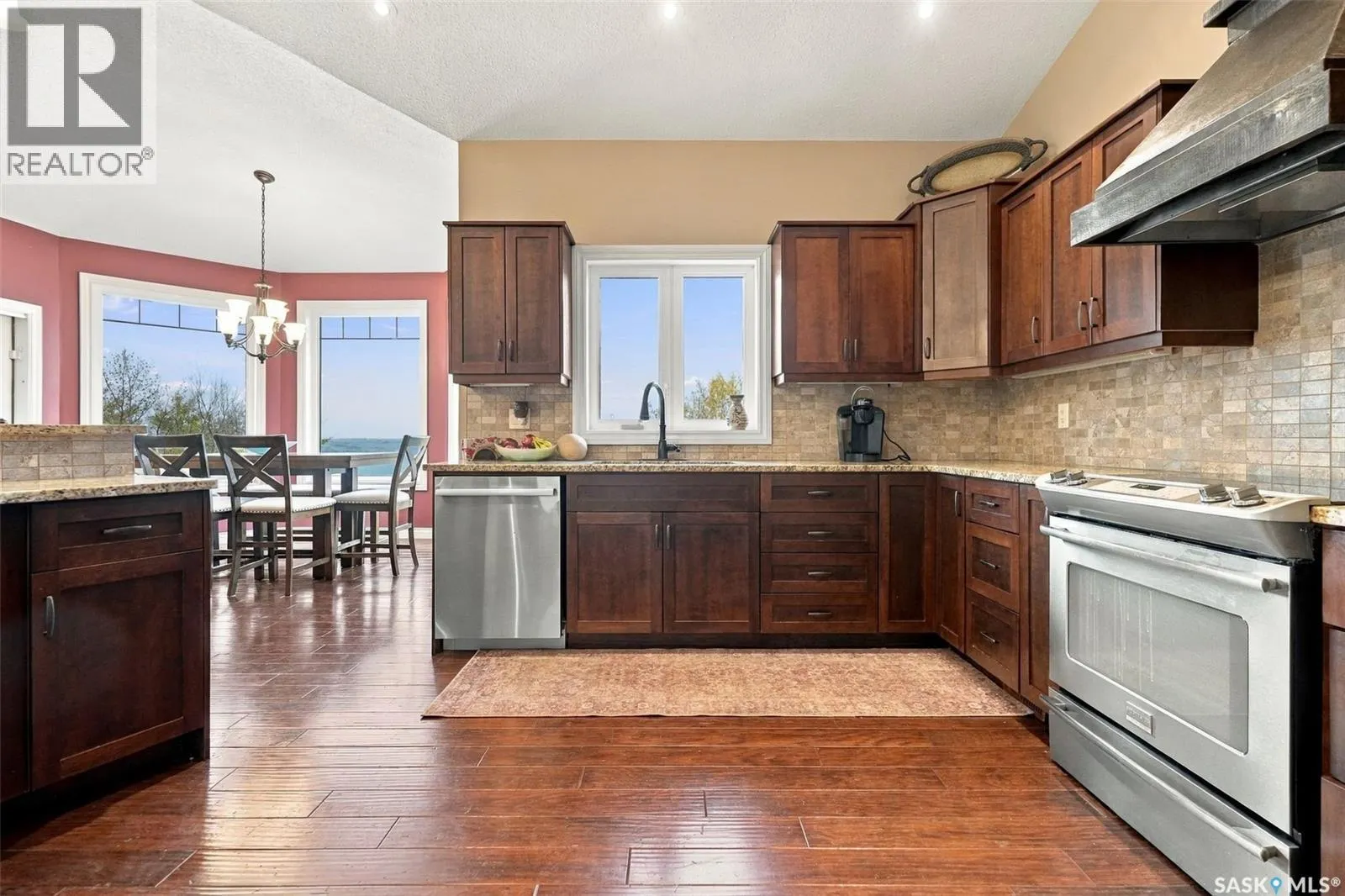 212 EDGEWOOD DRIVE