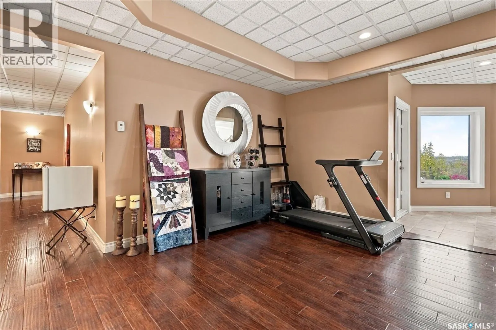 212 EDGEWOOD DRIVE