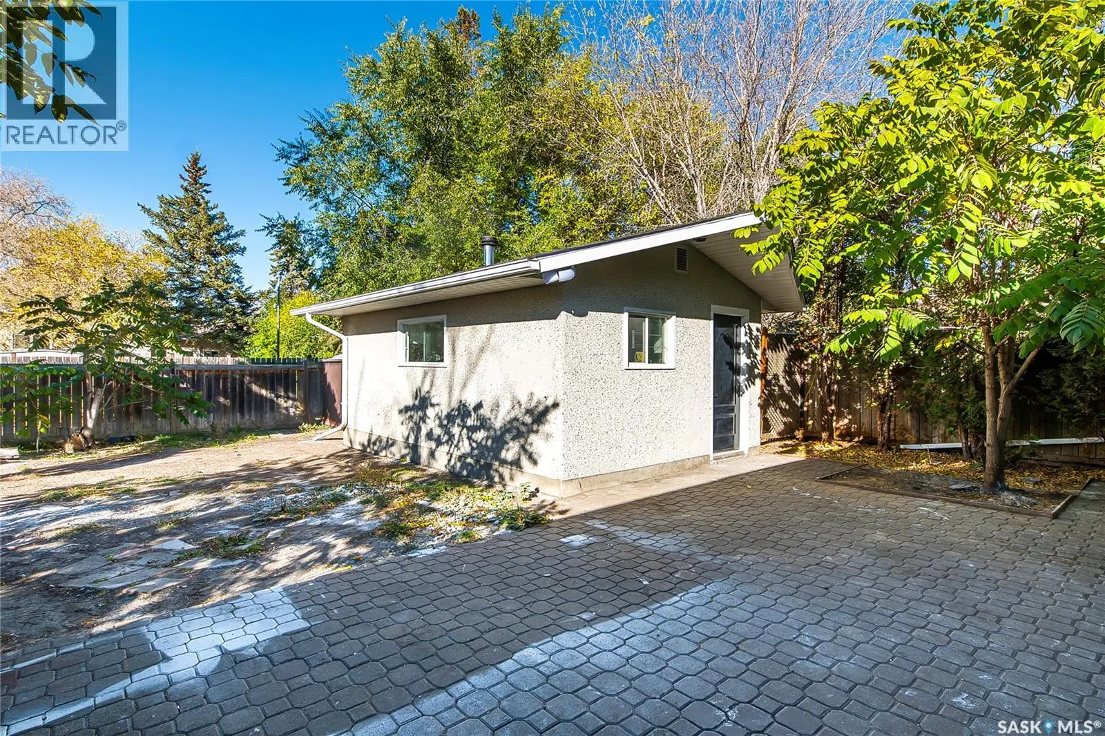 330 Acadia DRIVE