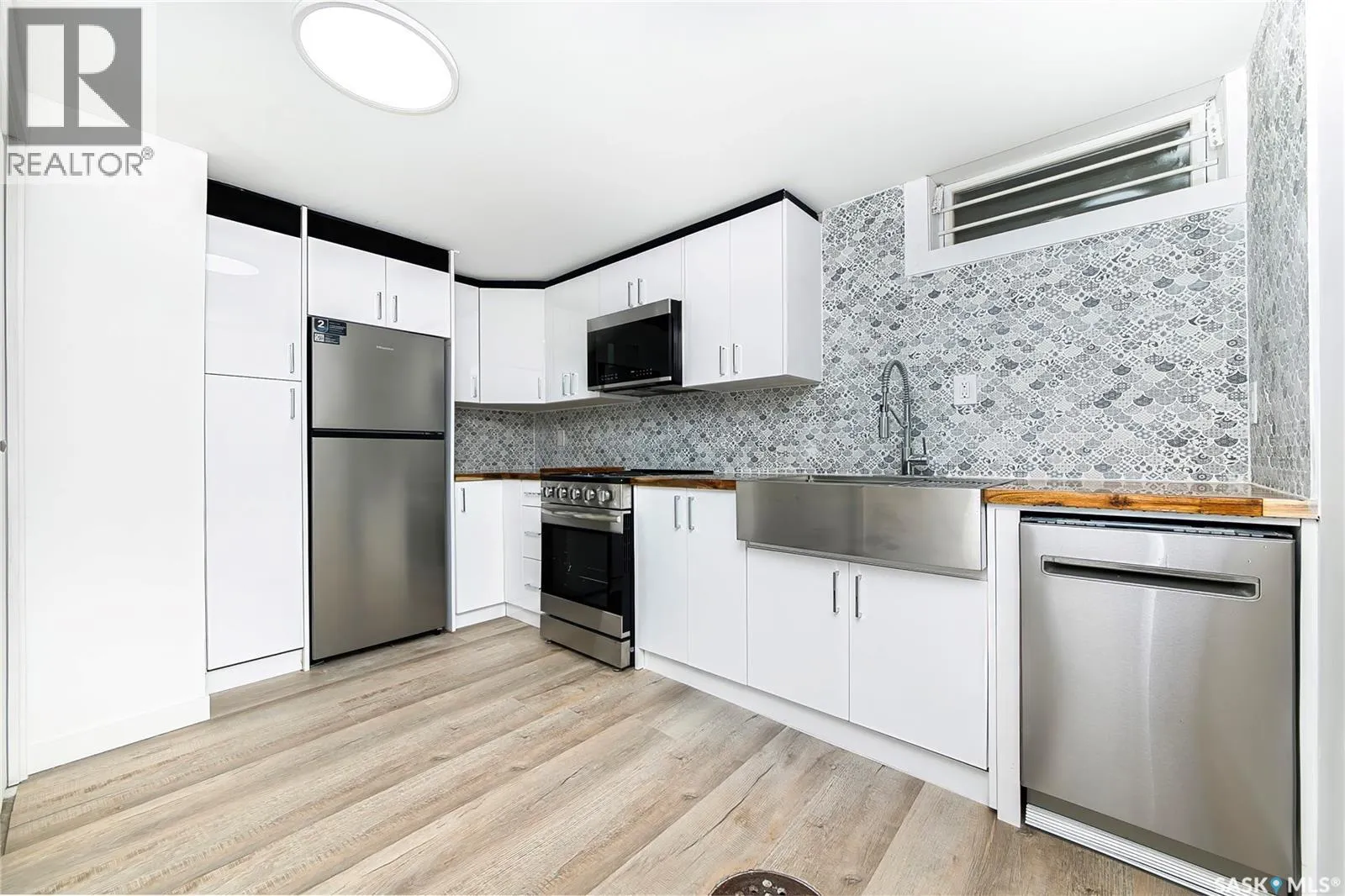 330 Acadia DRIVE
