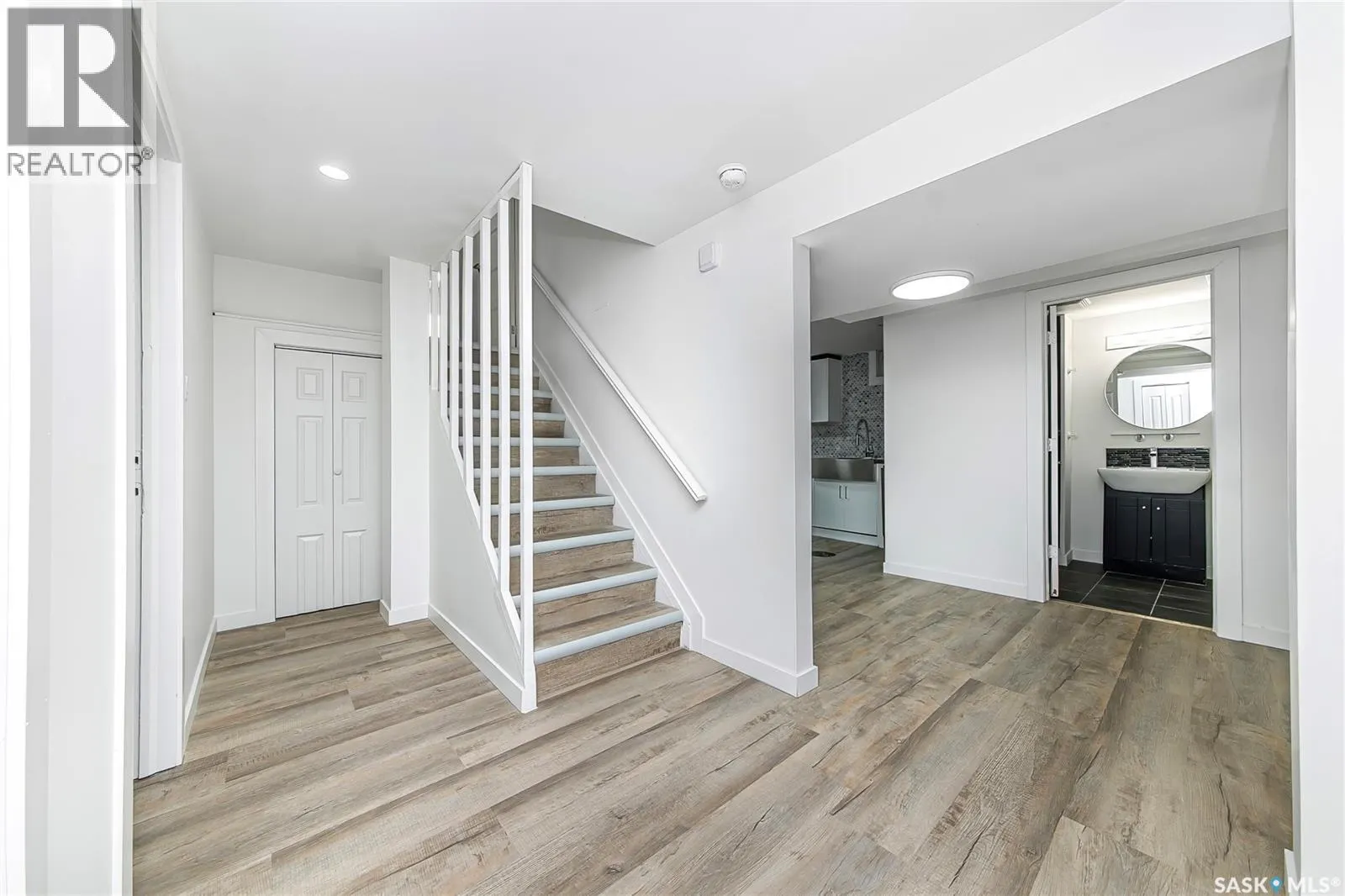 330 Acadia DRIVE