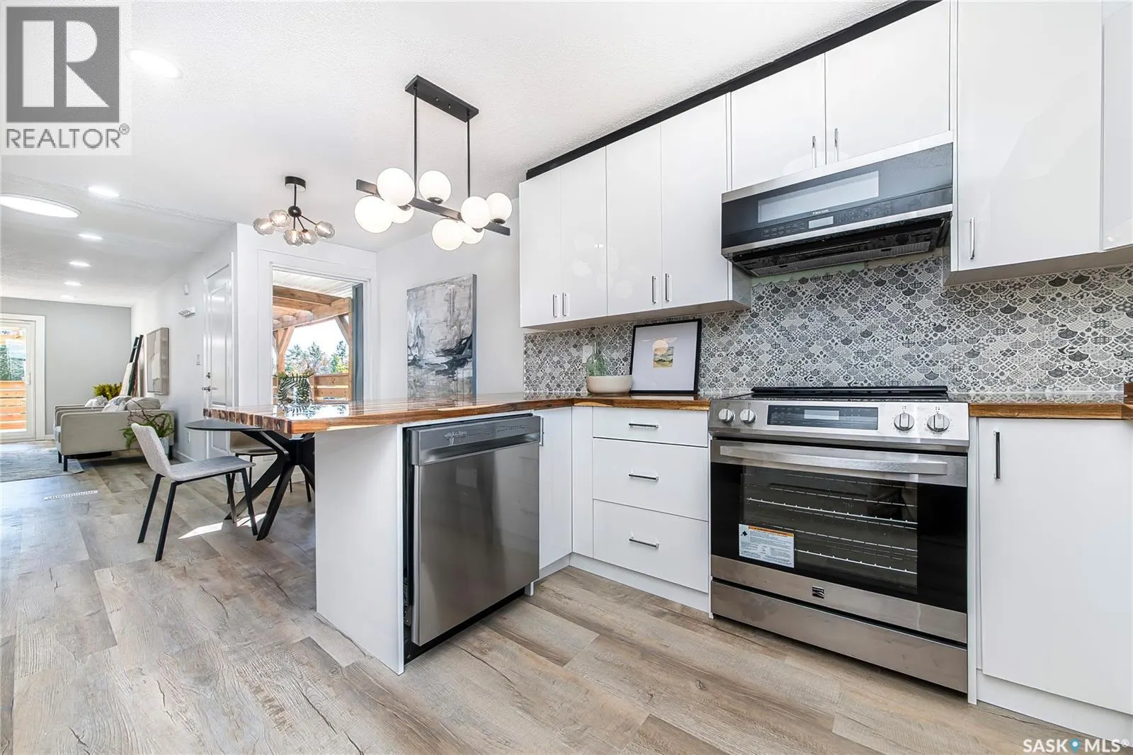 330 Acadia DRIVE