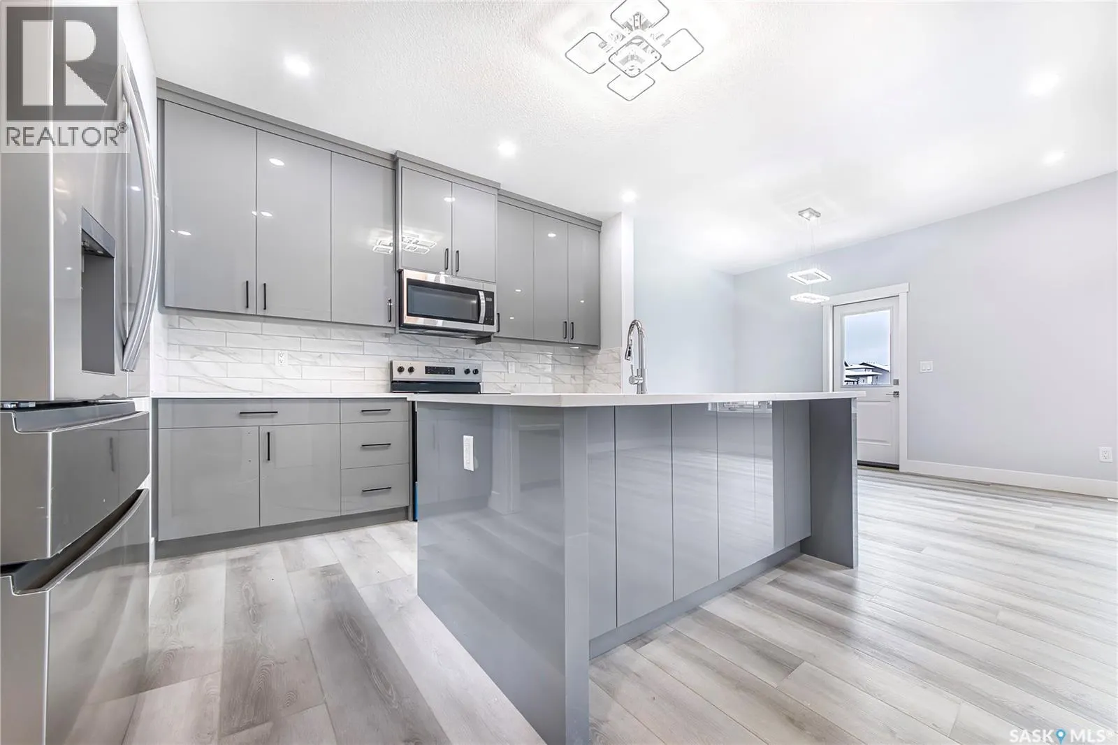 807 Brighton BOULEVARD