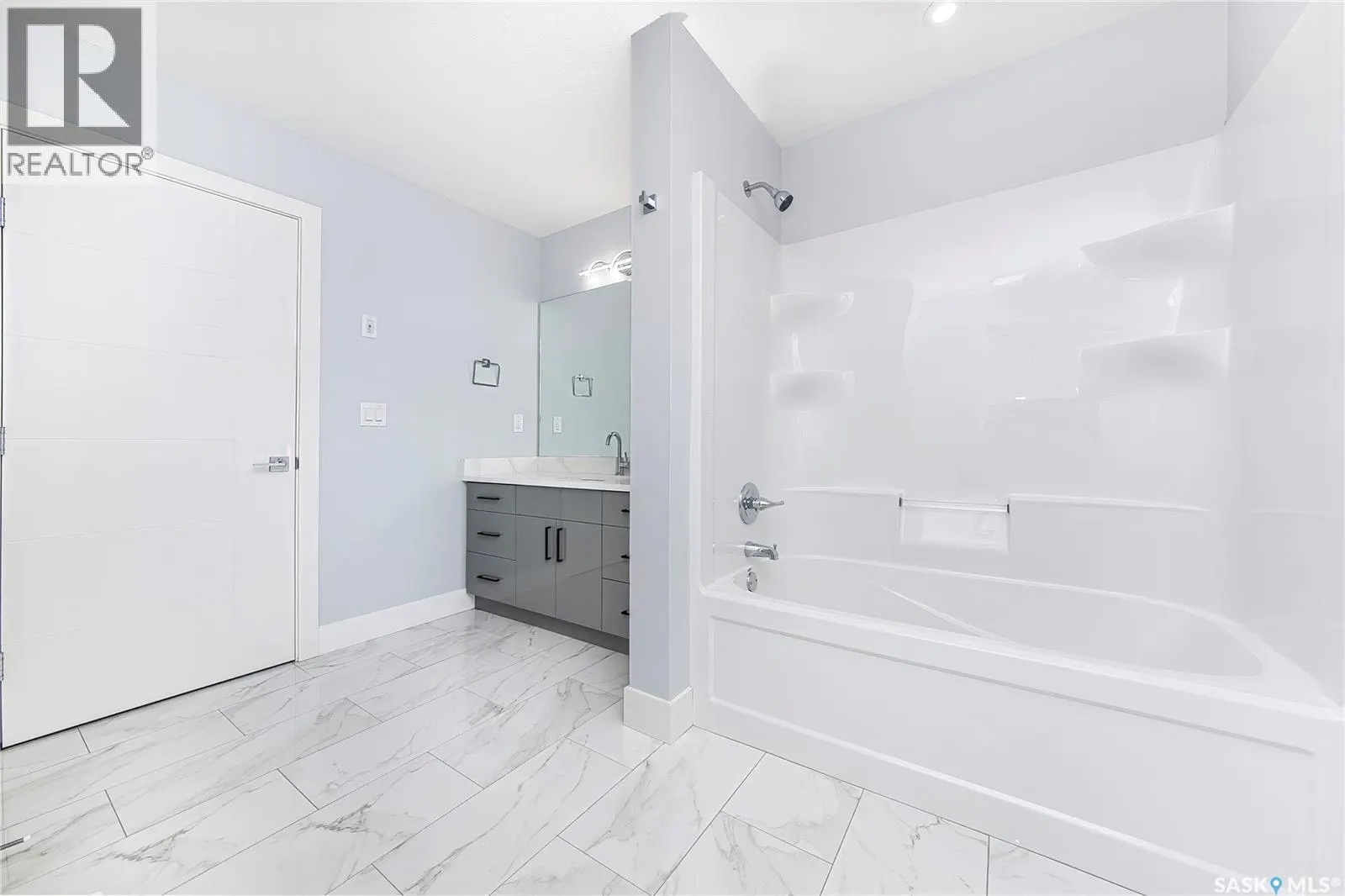 807 Brighton BOULEVARD