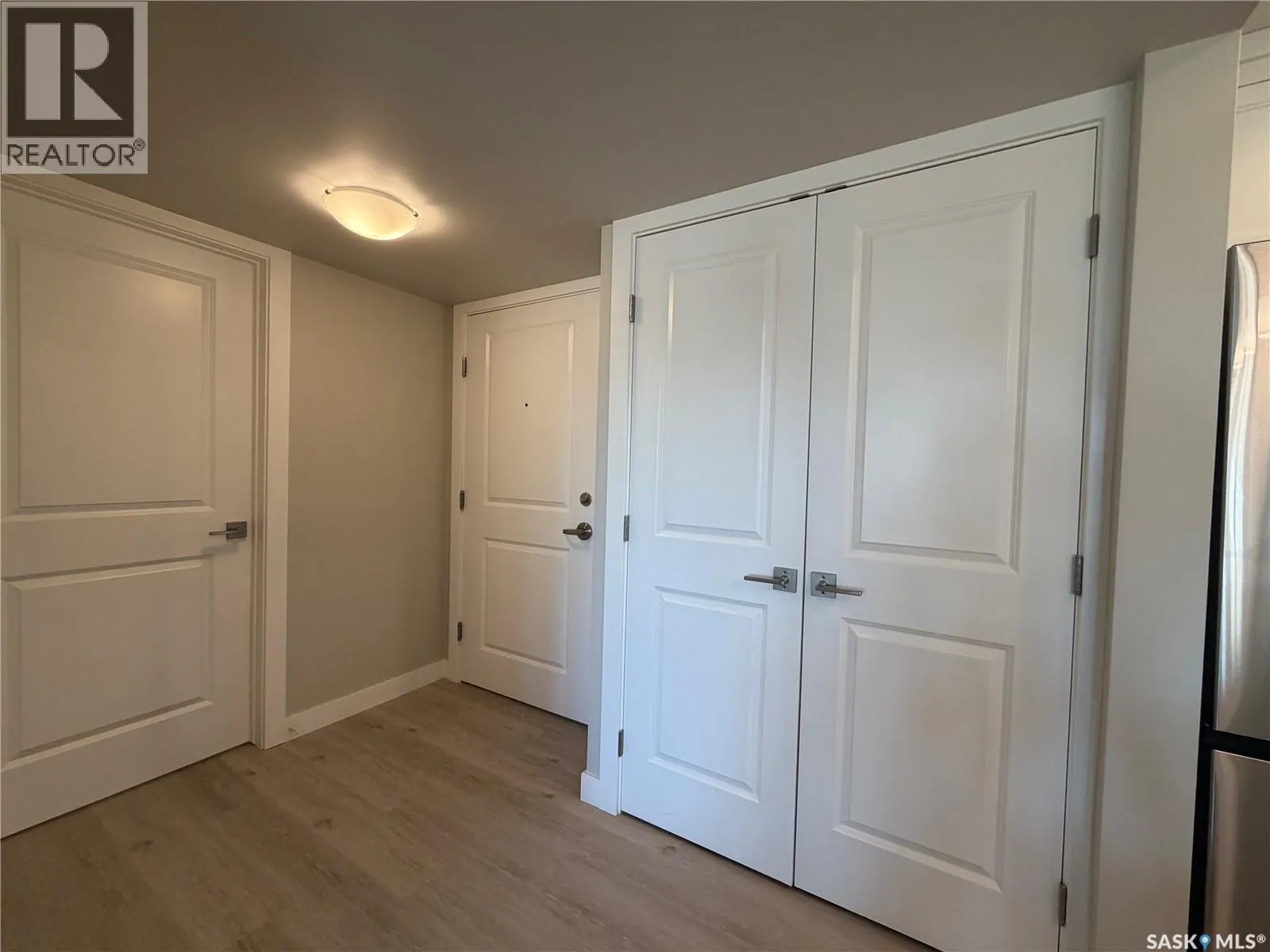 107 318 108th STREET W