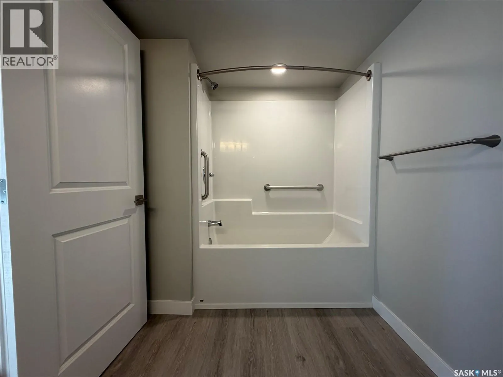 107 318 108th STREET W