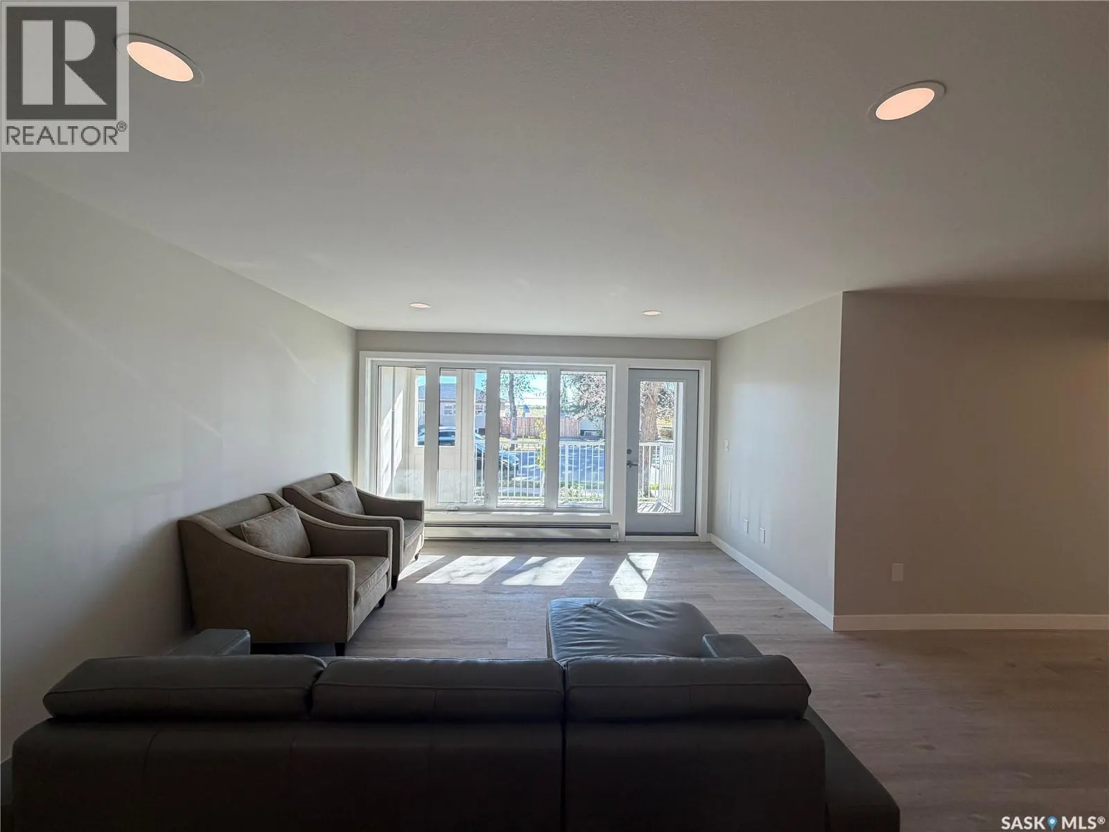 107 318 108th STREET W