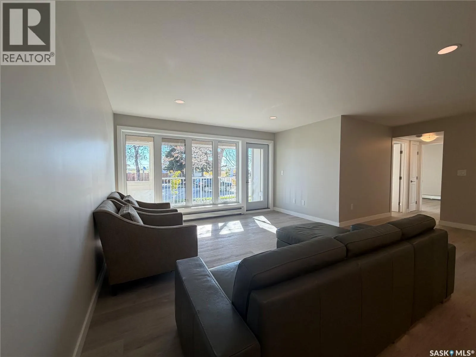 107 318 108th STREET W