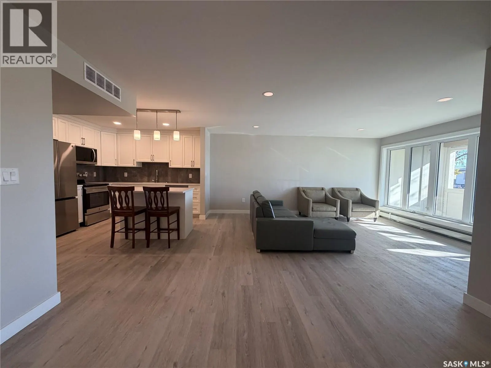 107 318 108th STREET W