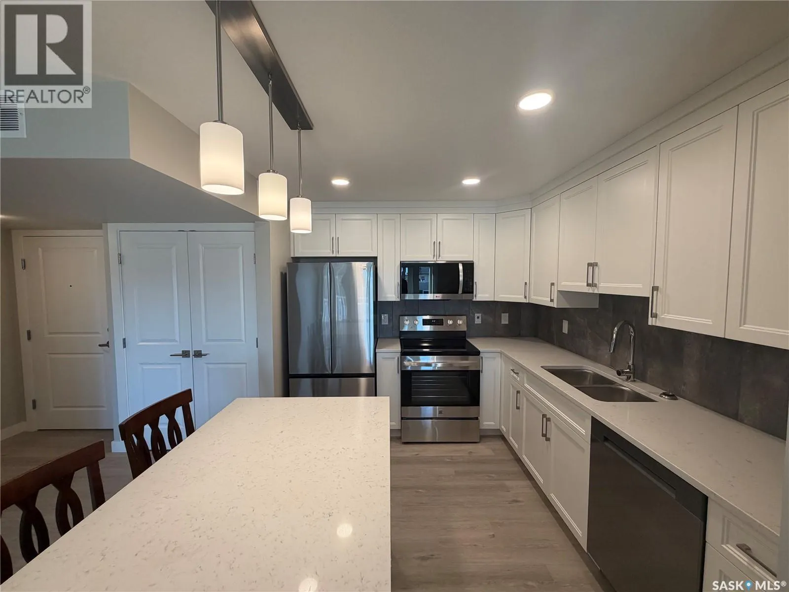 107 318 108th STREET W
