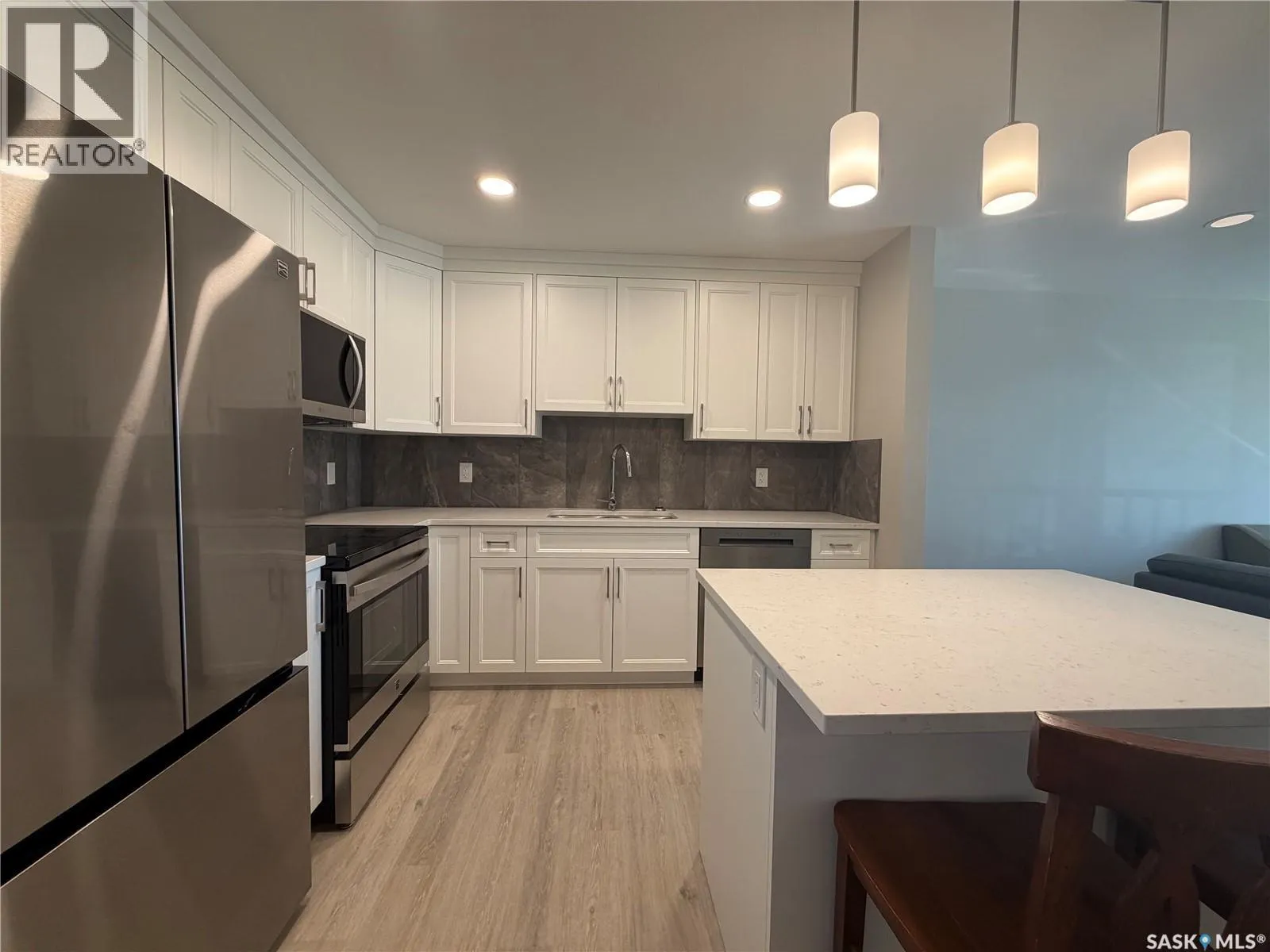 107 318 108th STREET W