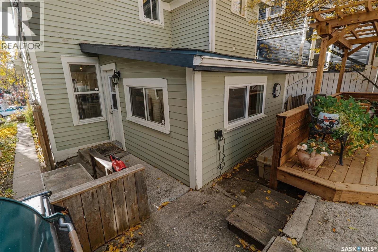 408 25th STREET W