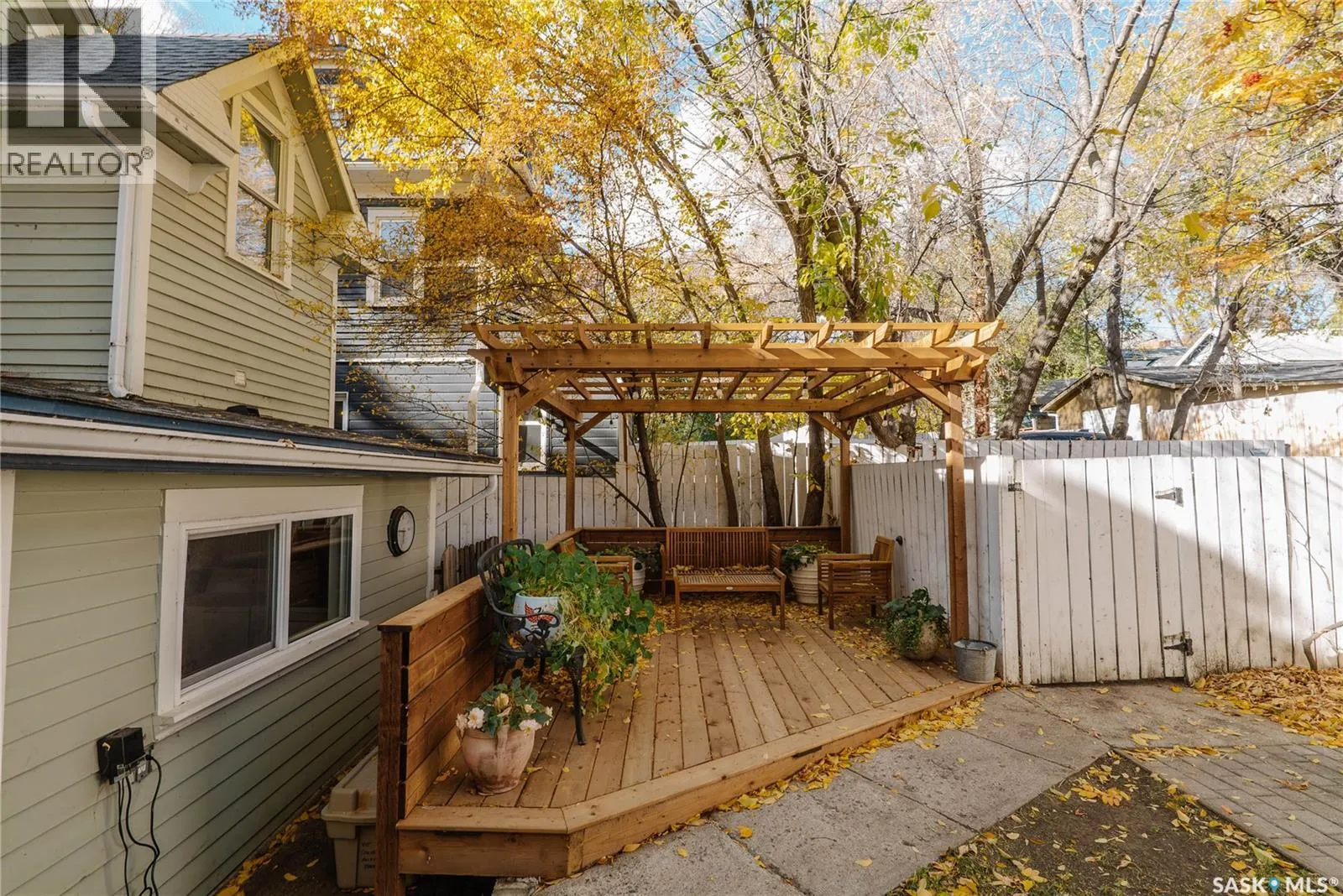 408 25th STREET W