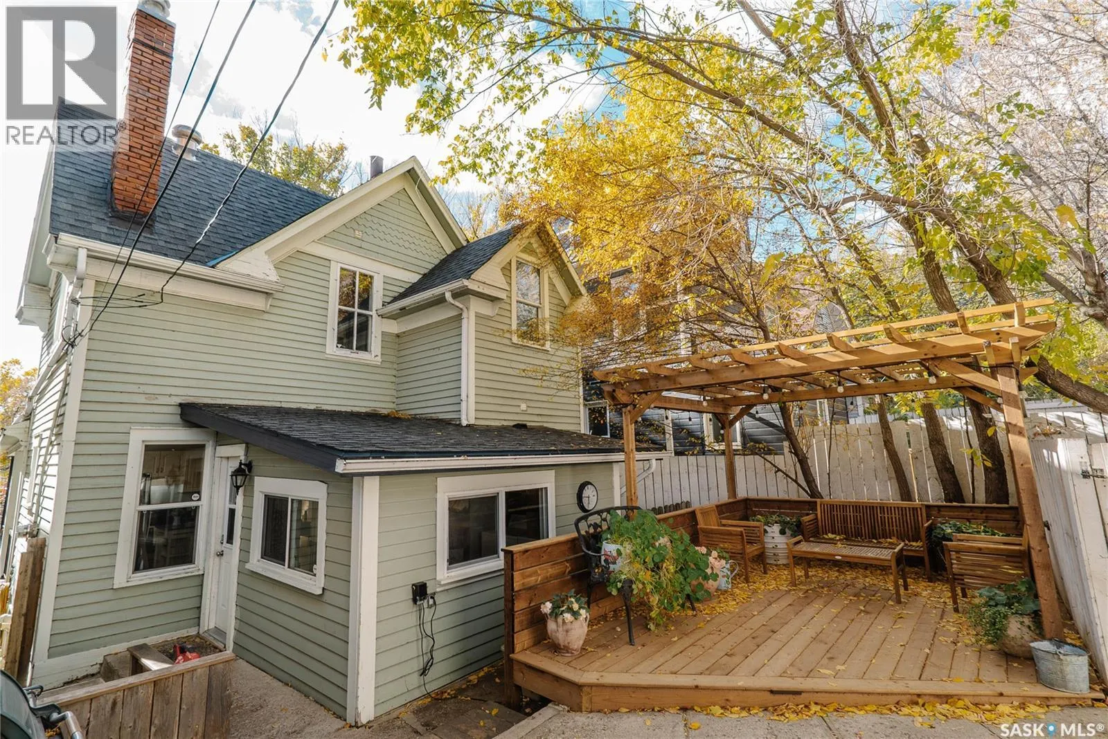 408 25th STREET W