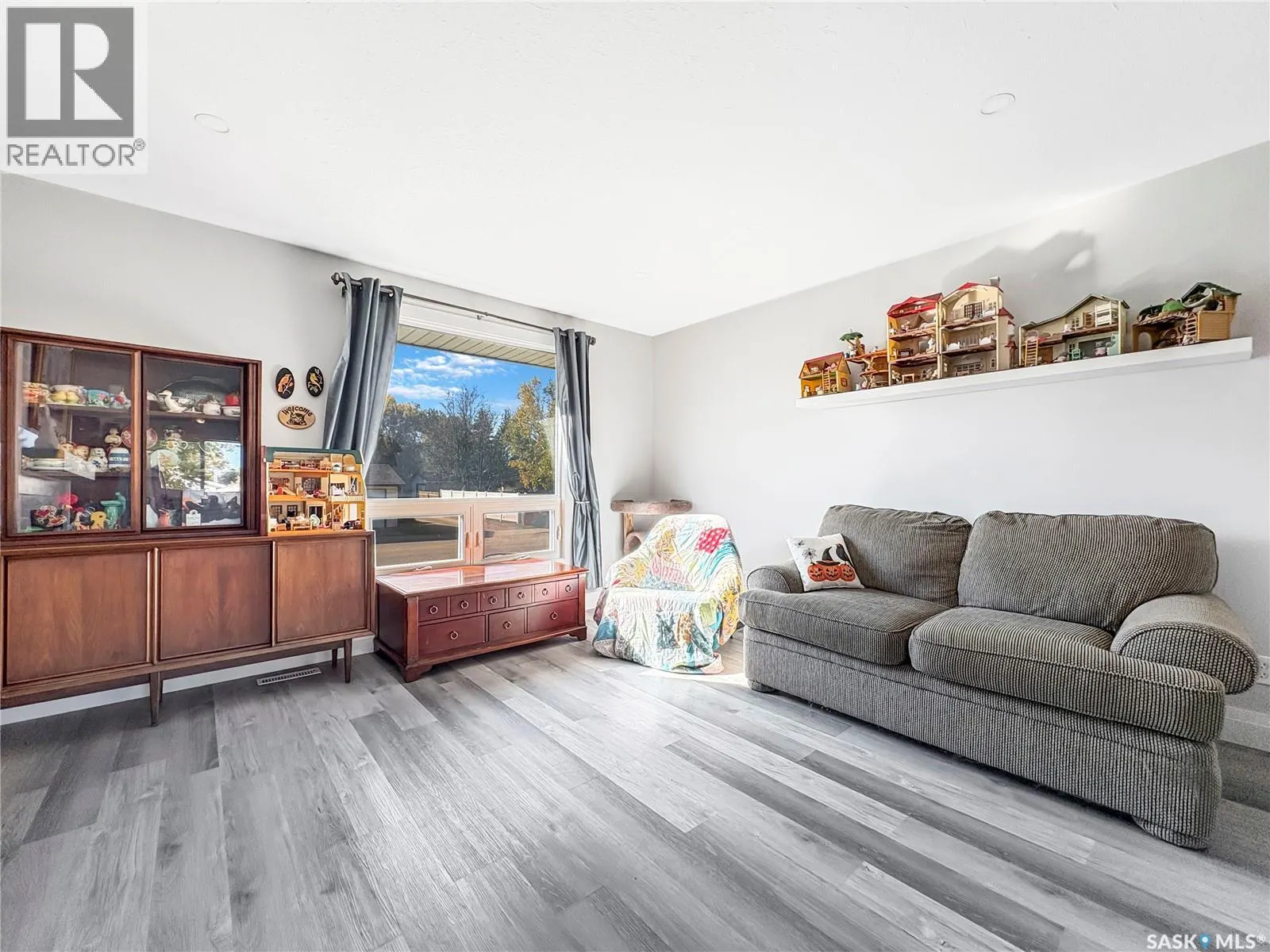 313 Birch CRESCENT