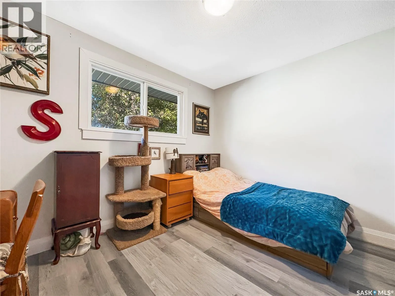 313 Birch CRESCENT