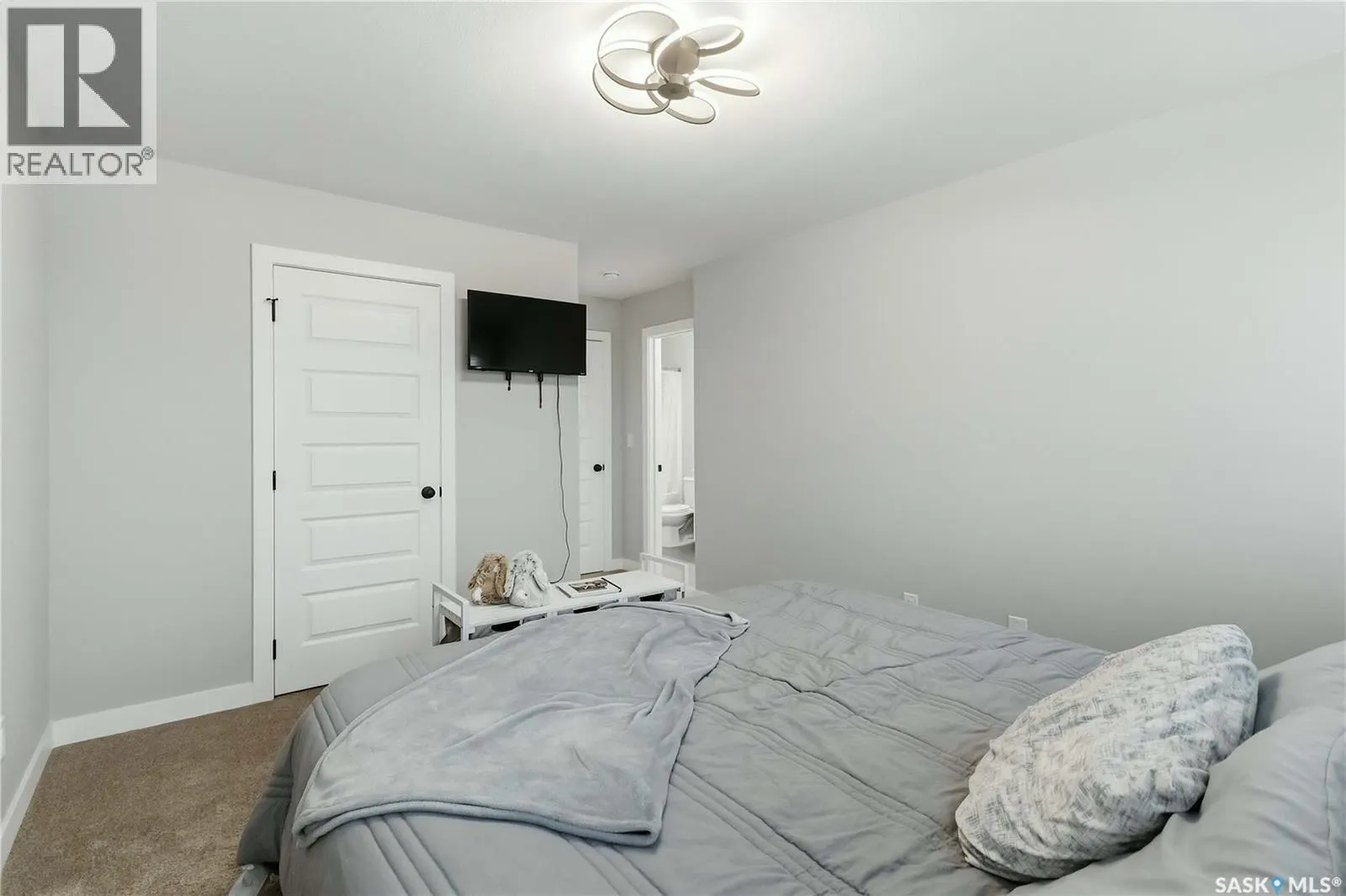 214 Antonini COURT
