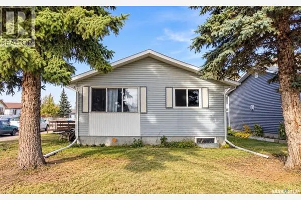 446 Douglas CRESCENT