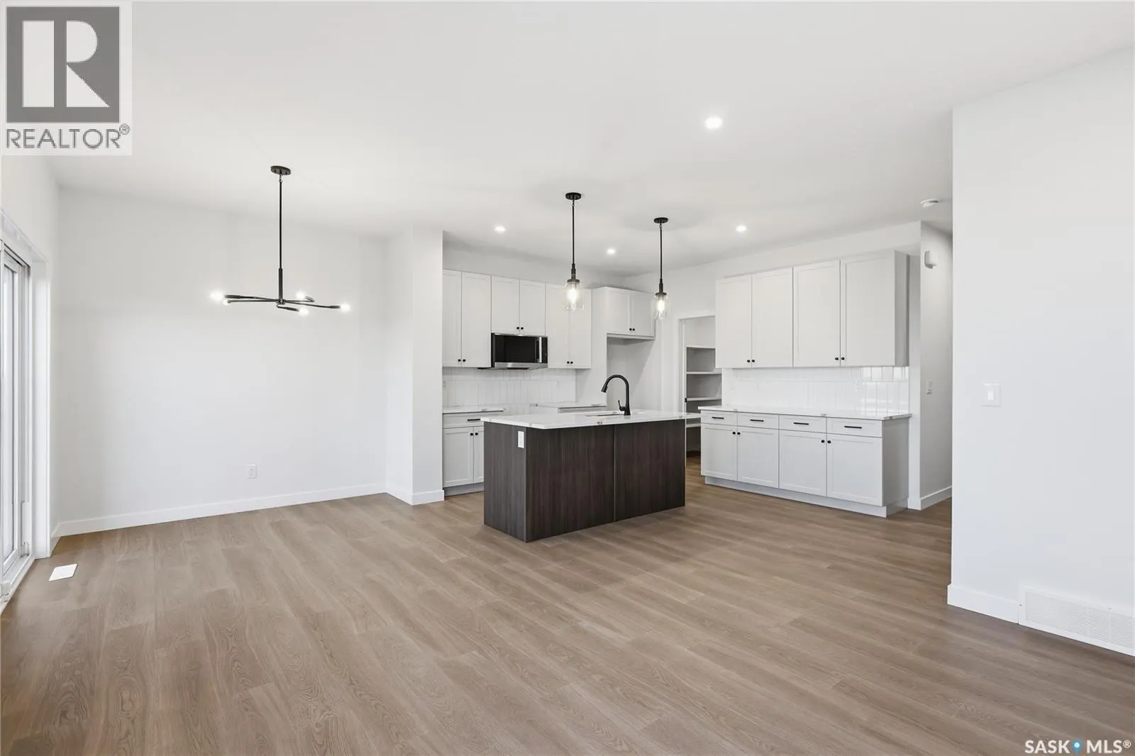 141 Emma CRESCENT