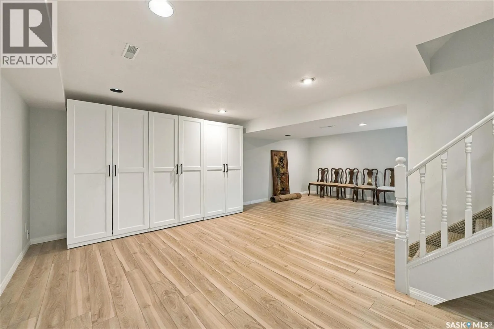 225 Clearwater COURT