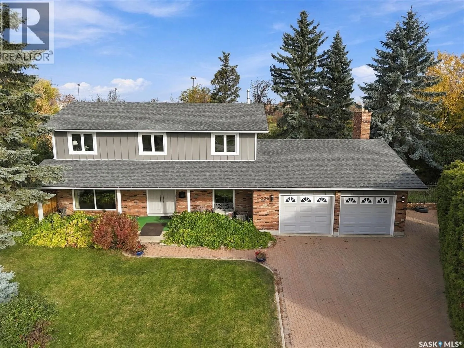 225 Clearwater COURT