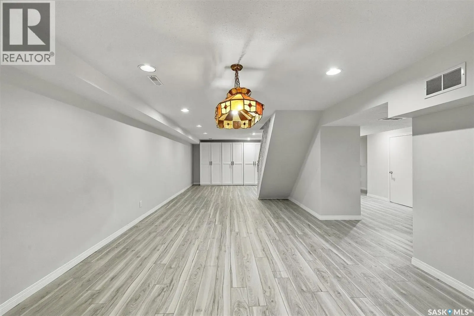 225 Clearwater COURT
