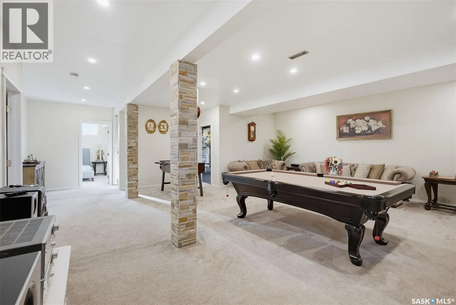 126 Woods COURT