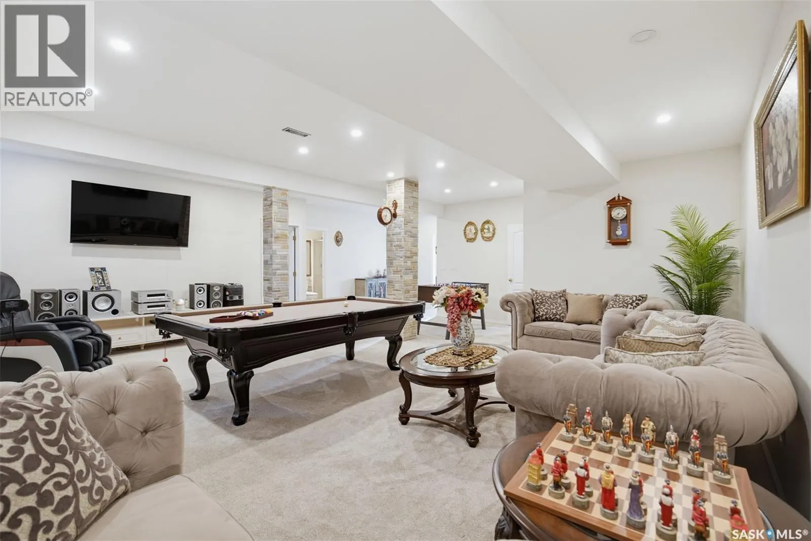 126 Woods COURT