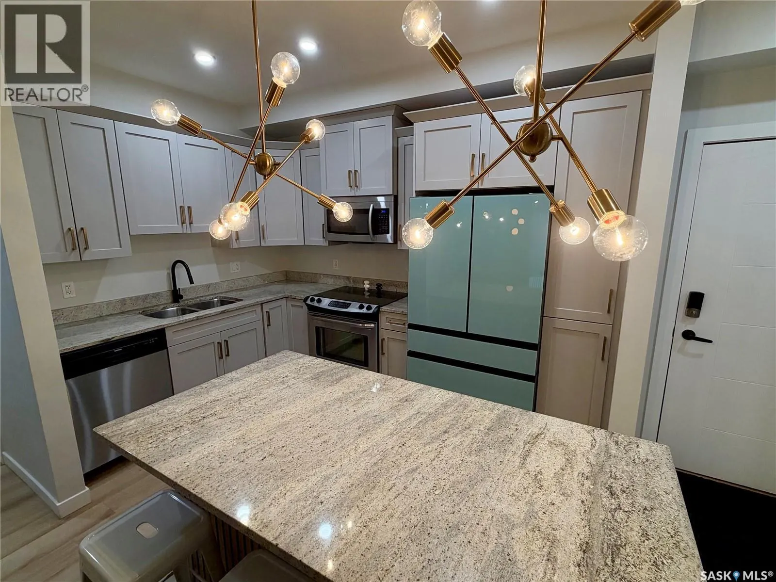 111 115 Willowgrove CRESCENT