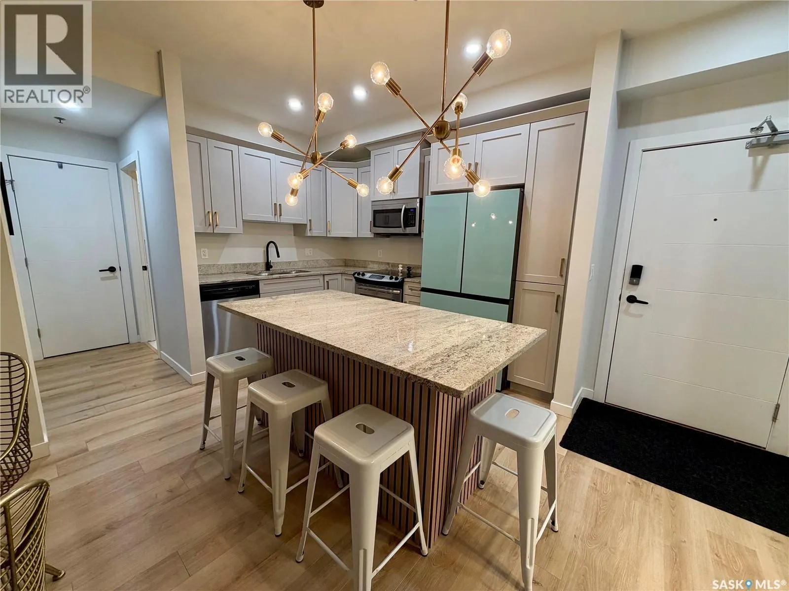 111 115 Willowgrove CRESCENT