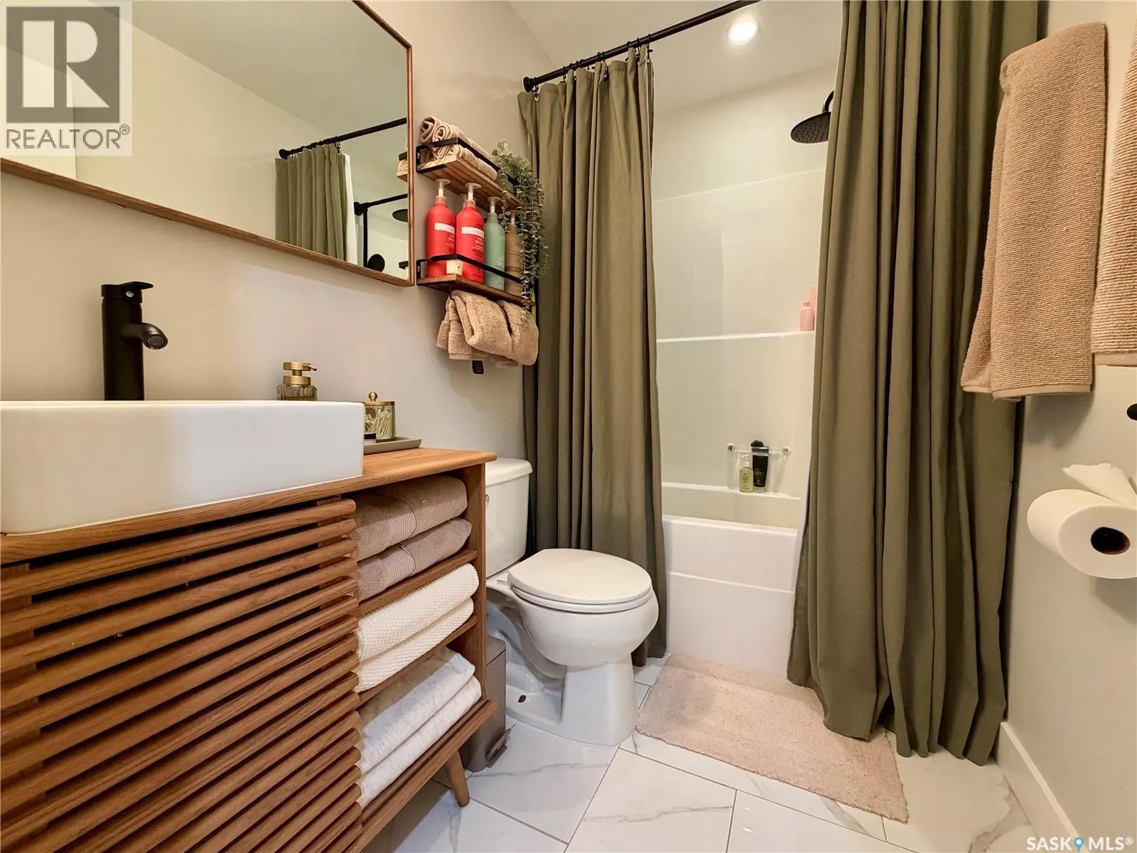 111 115 Willowgrove CRESCENT