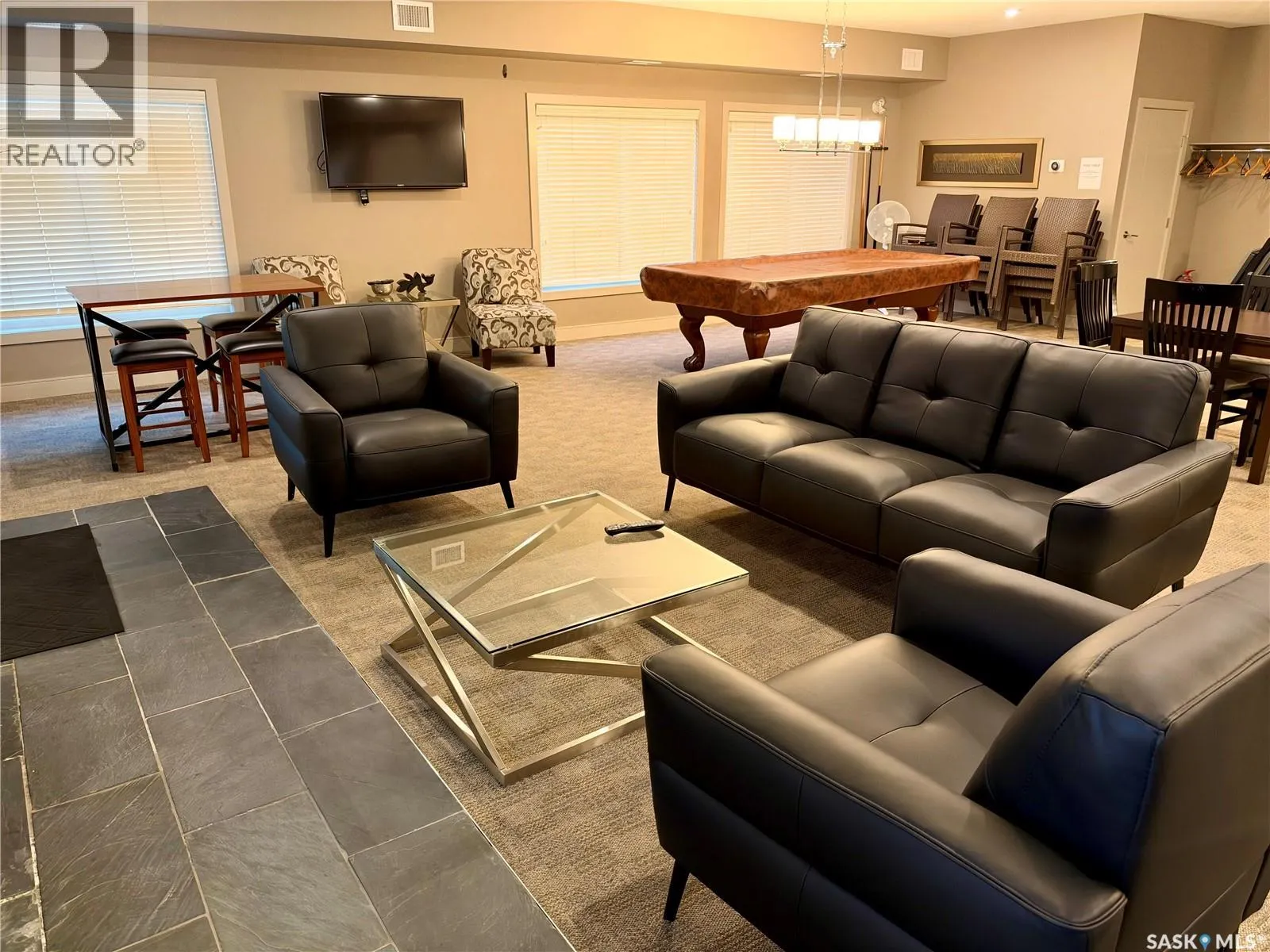 111 115 Willowgrove CRESCENT