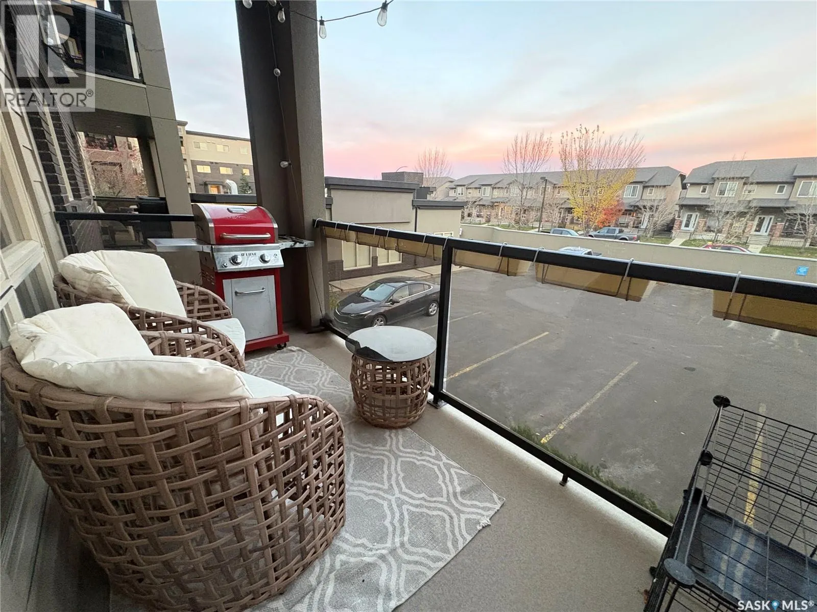 111 115 Willowgrove CRESCENT