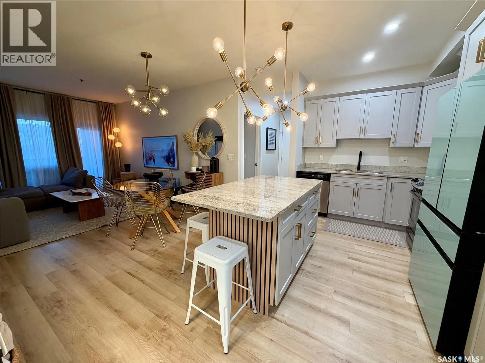 111 115 Willowgrove CRESCENT