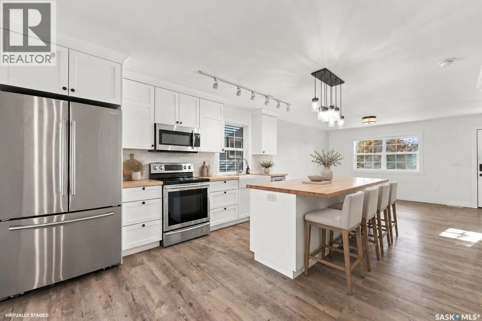 323 1st STREET E