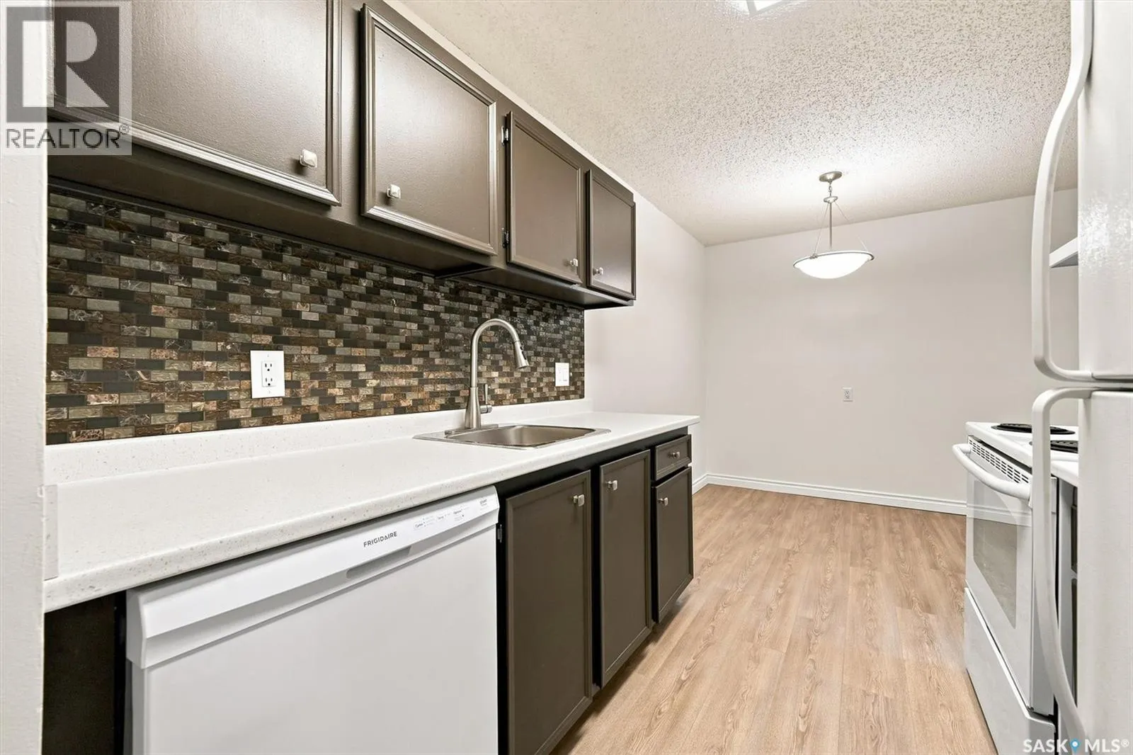 312B 4040 8th STREET E
