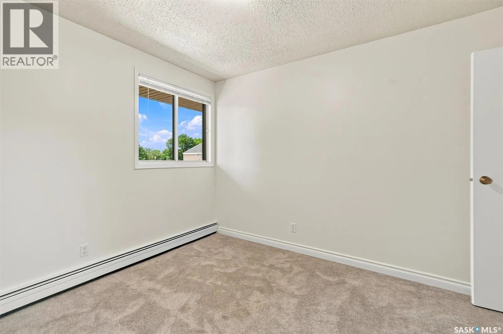 312B 4040 8th STREET E