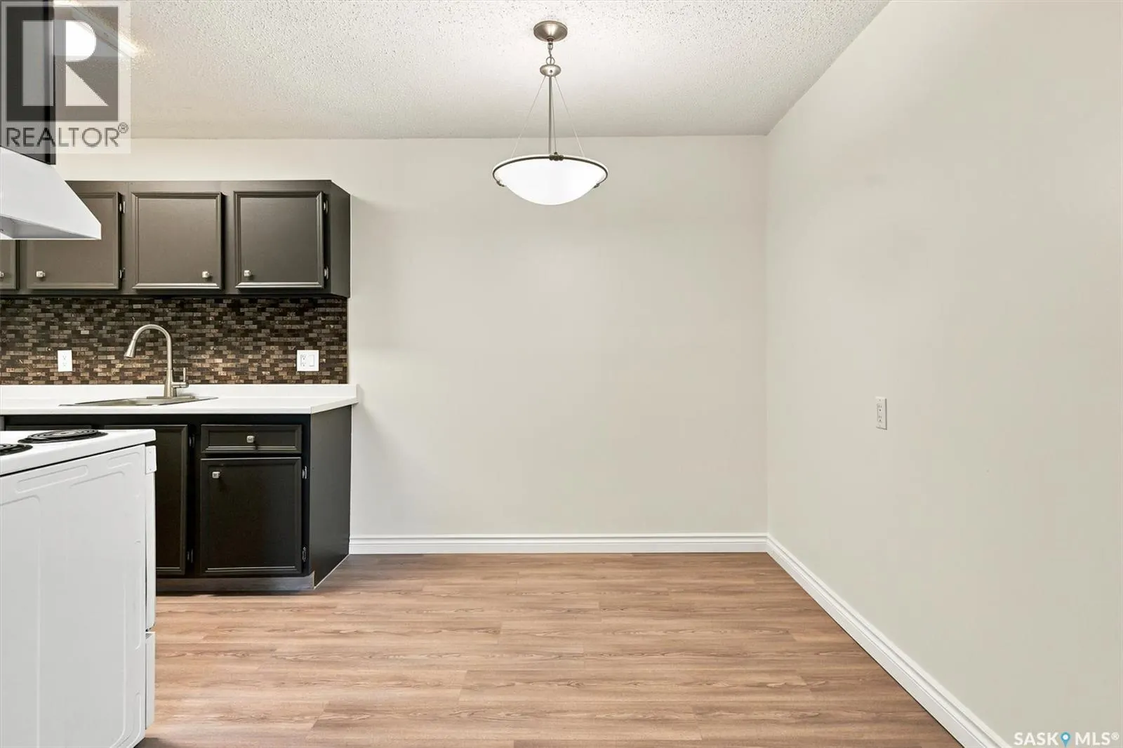 312B 4040 8th STREET E