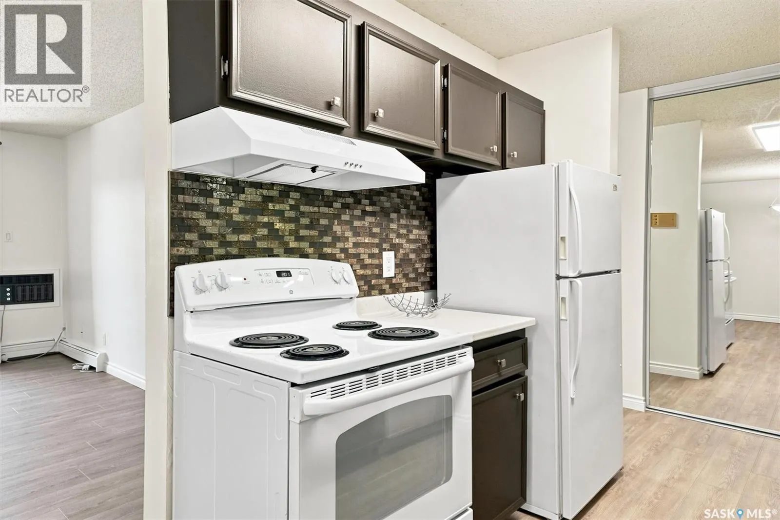 312B 4040 8th STREET E