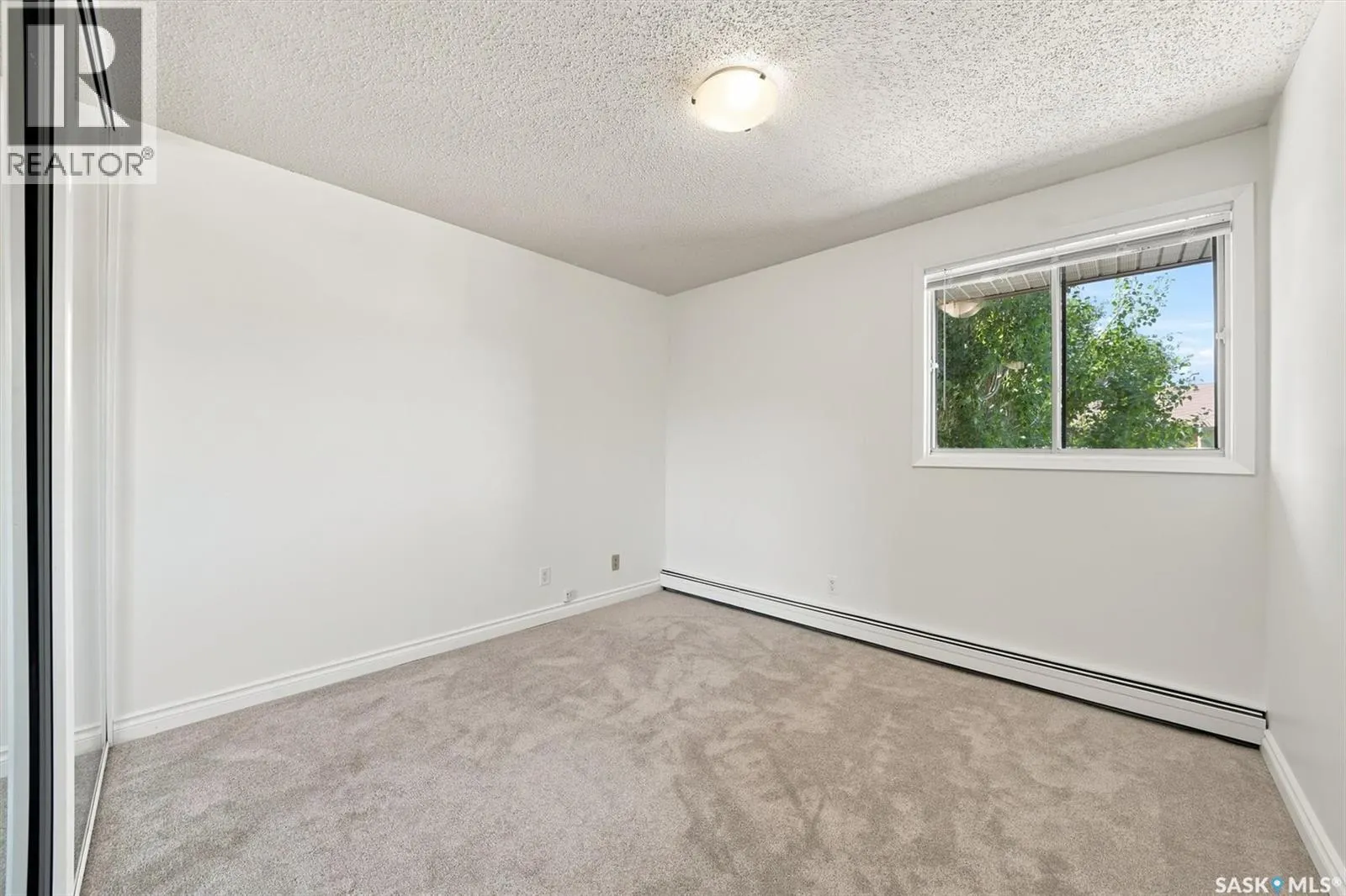 312B 4040 8th STREET E