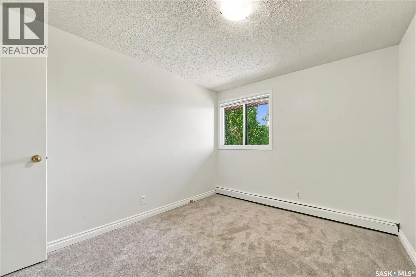 312B 4040 8th STREET E