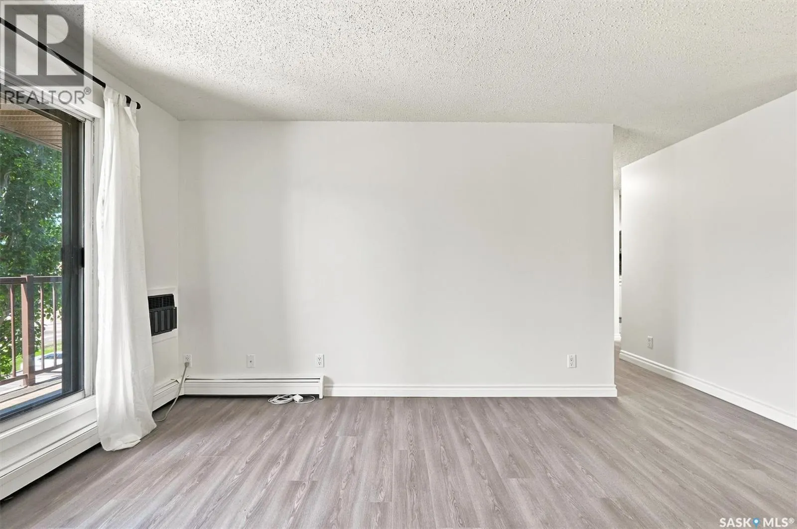 312B 4040 8th STREET E
