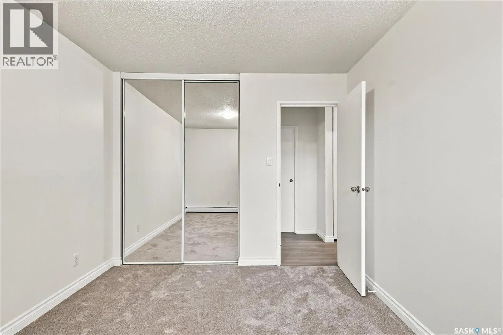 312B 4040 8th STREET E