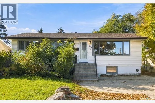 1906 St Charles AVENUE