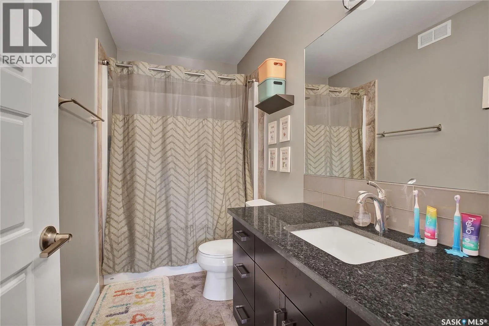 437 Redwood CRESCENT