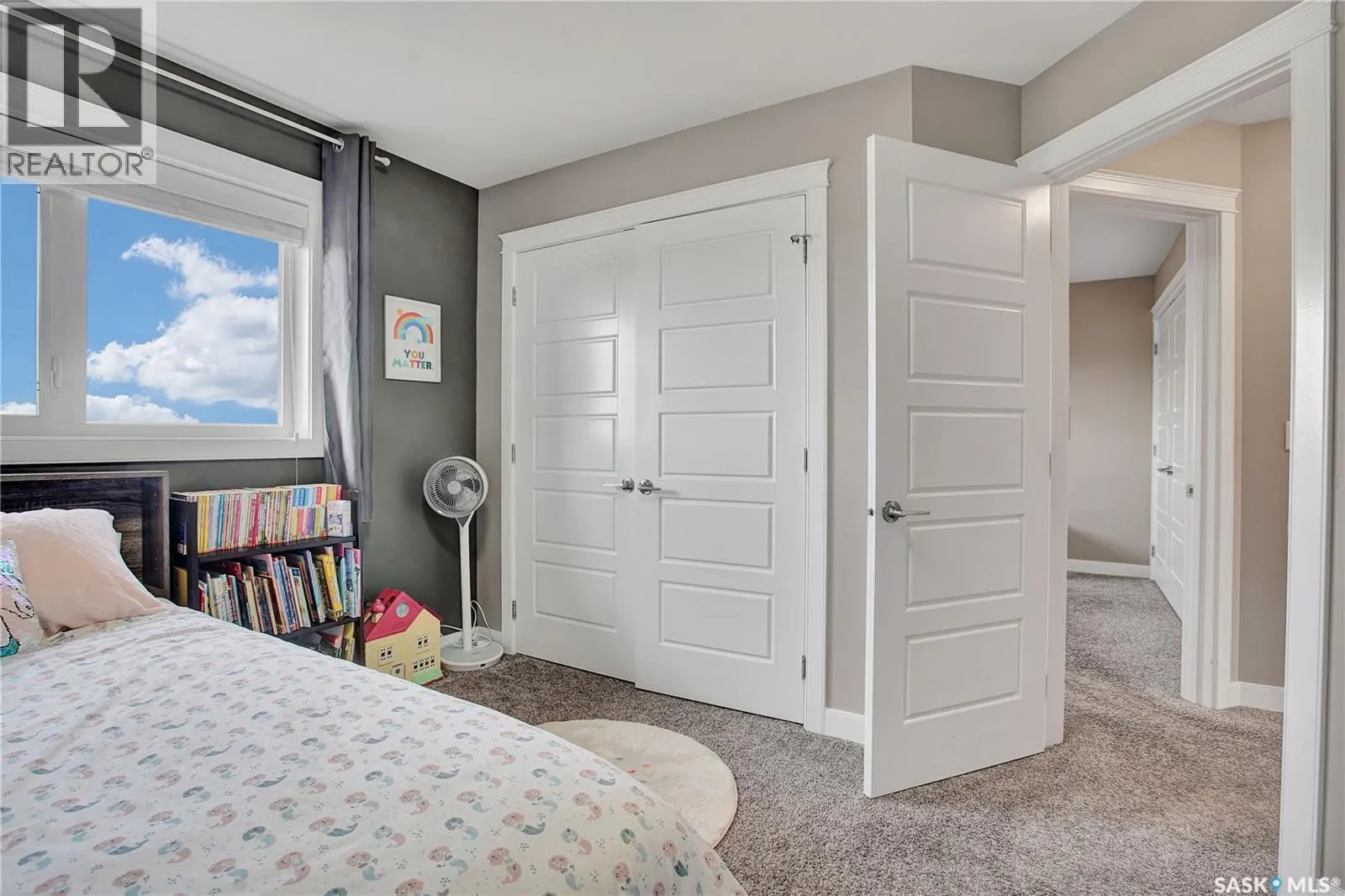 437 Redwood CRESCENT