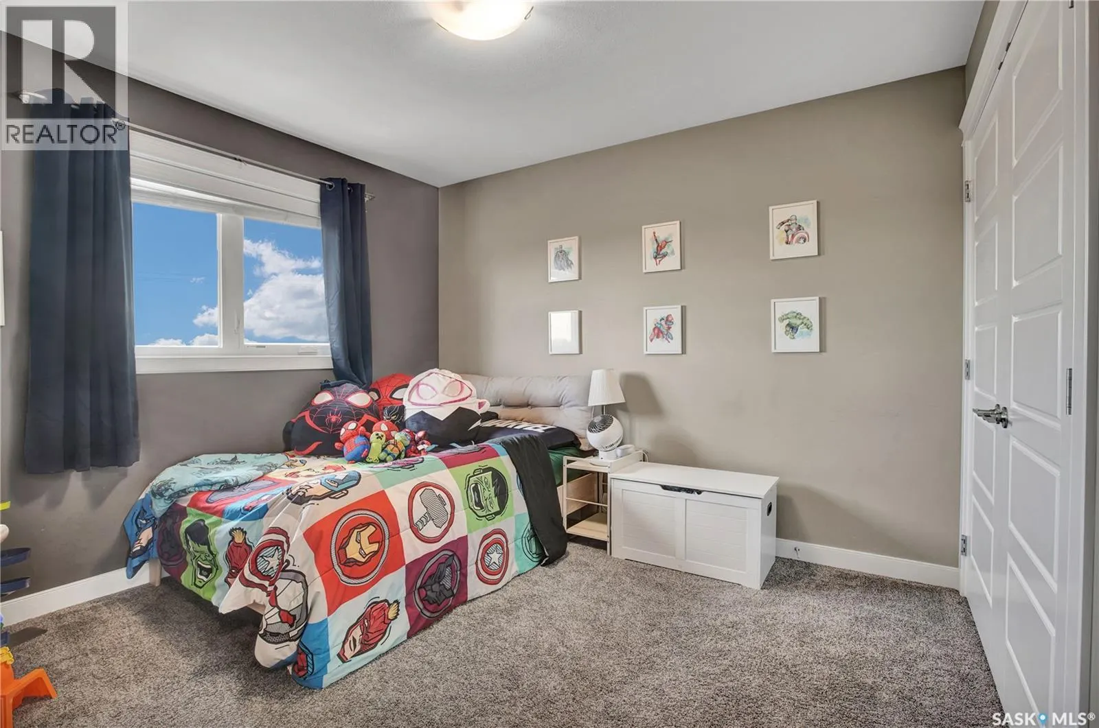 437 Redwood CRESCENT